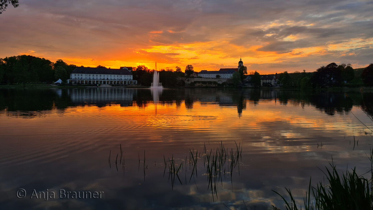 Sonnenuntergang am Bad Salzunger Burgsee